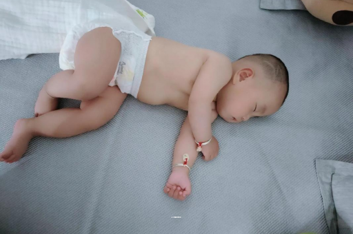 磐石几个月宝宝会抬头